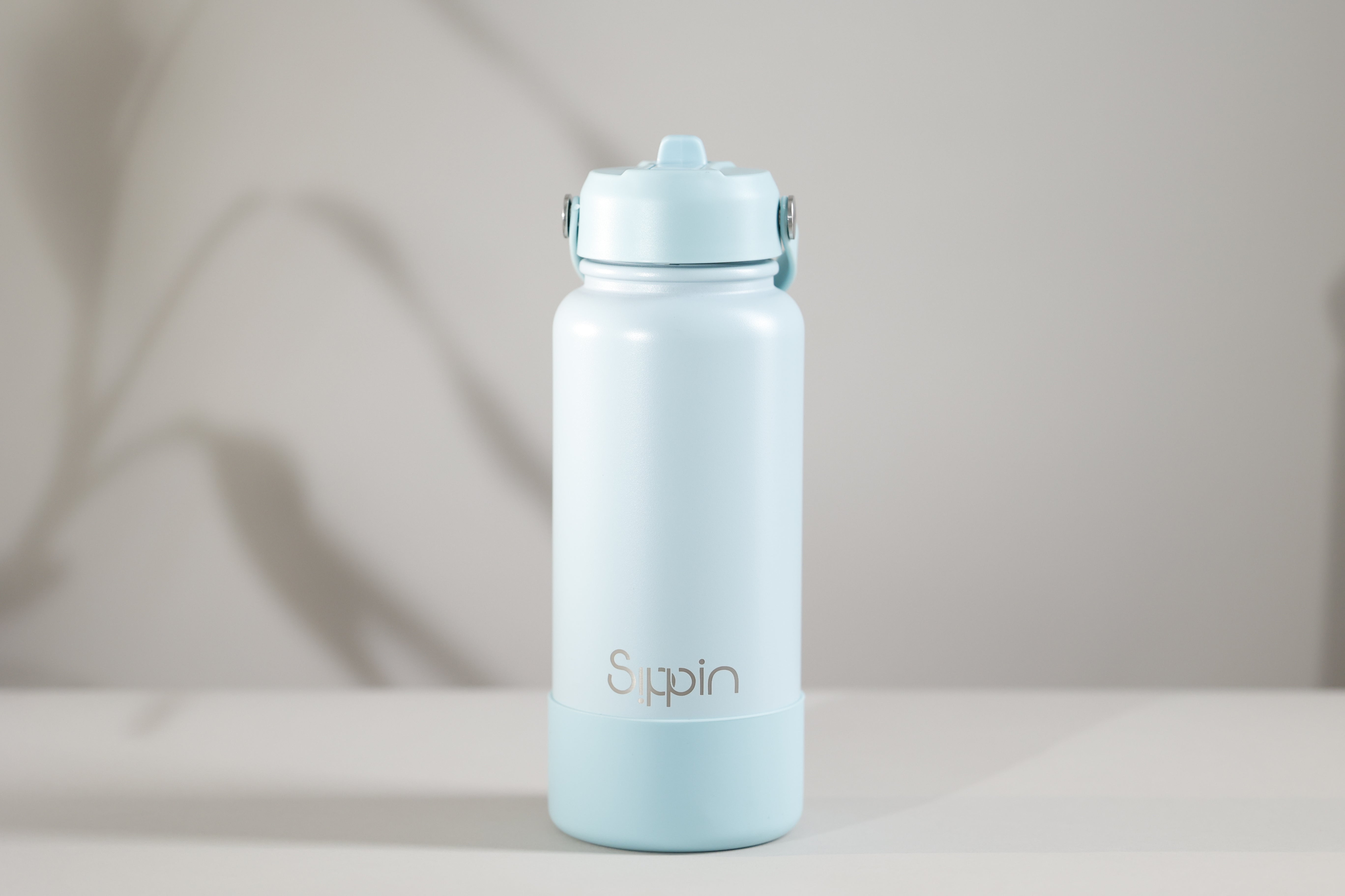 Sipping leakproof bottle’s