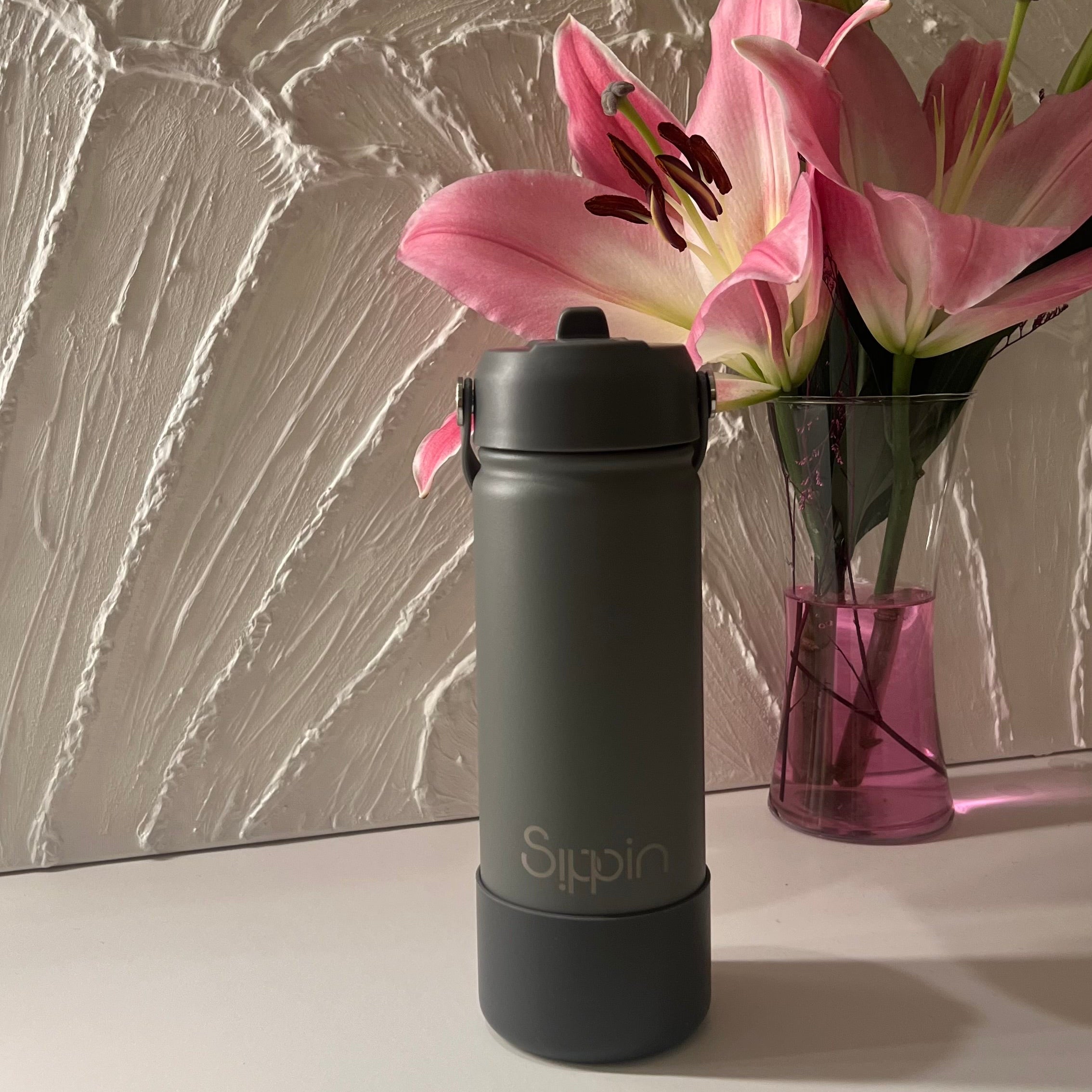 Sipping leakproof bottle’s