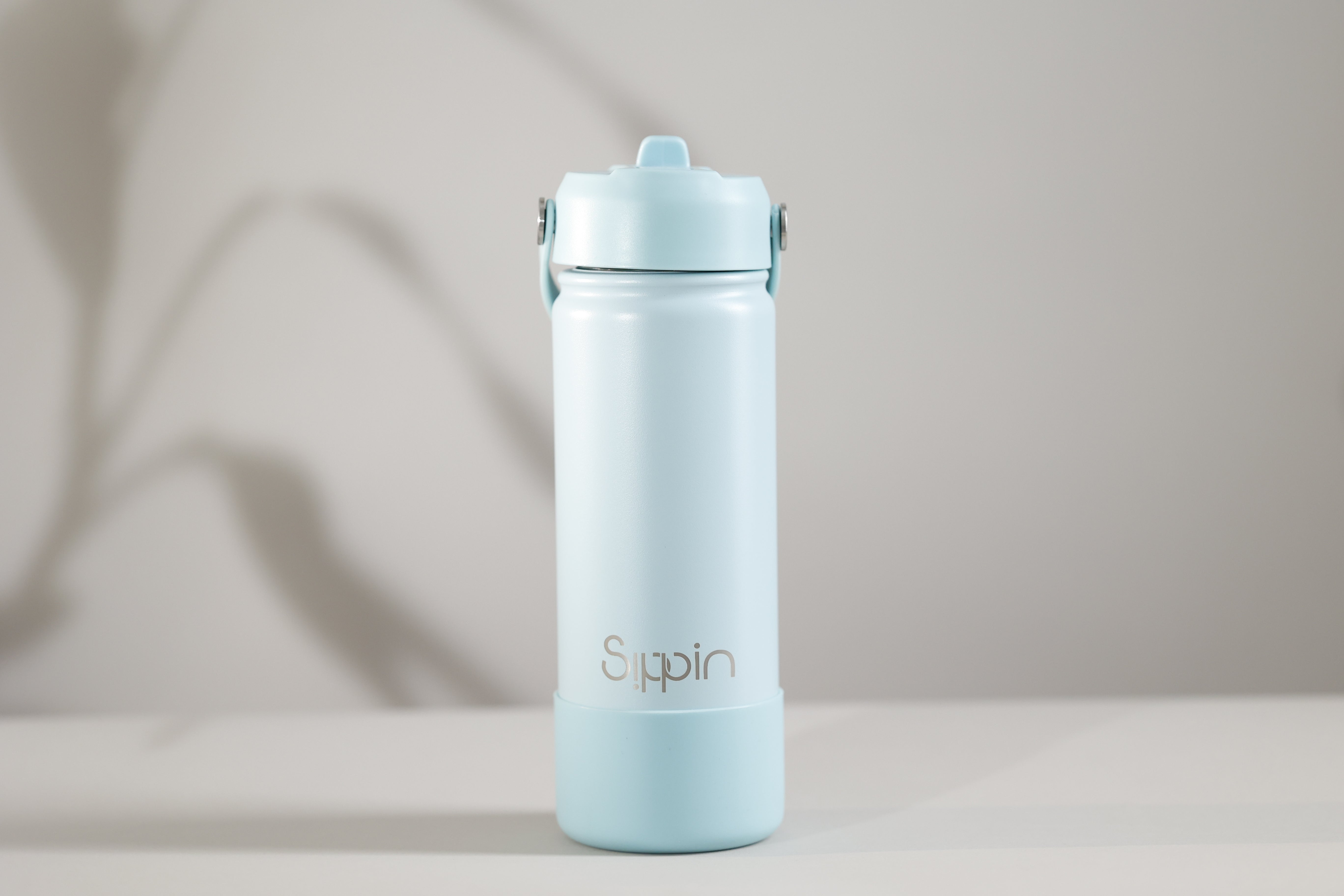 Sipping leakproof bottle’s