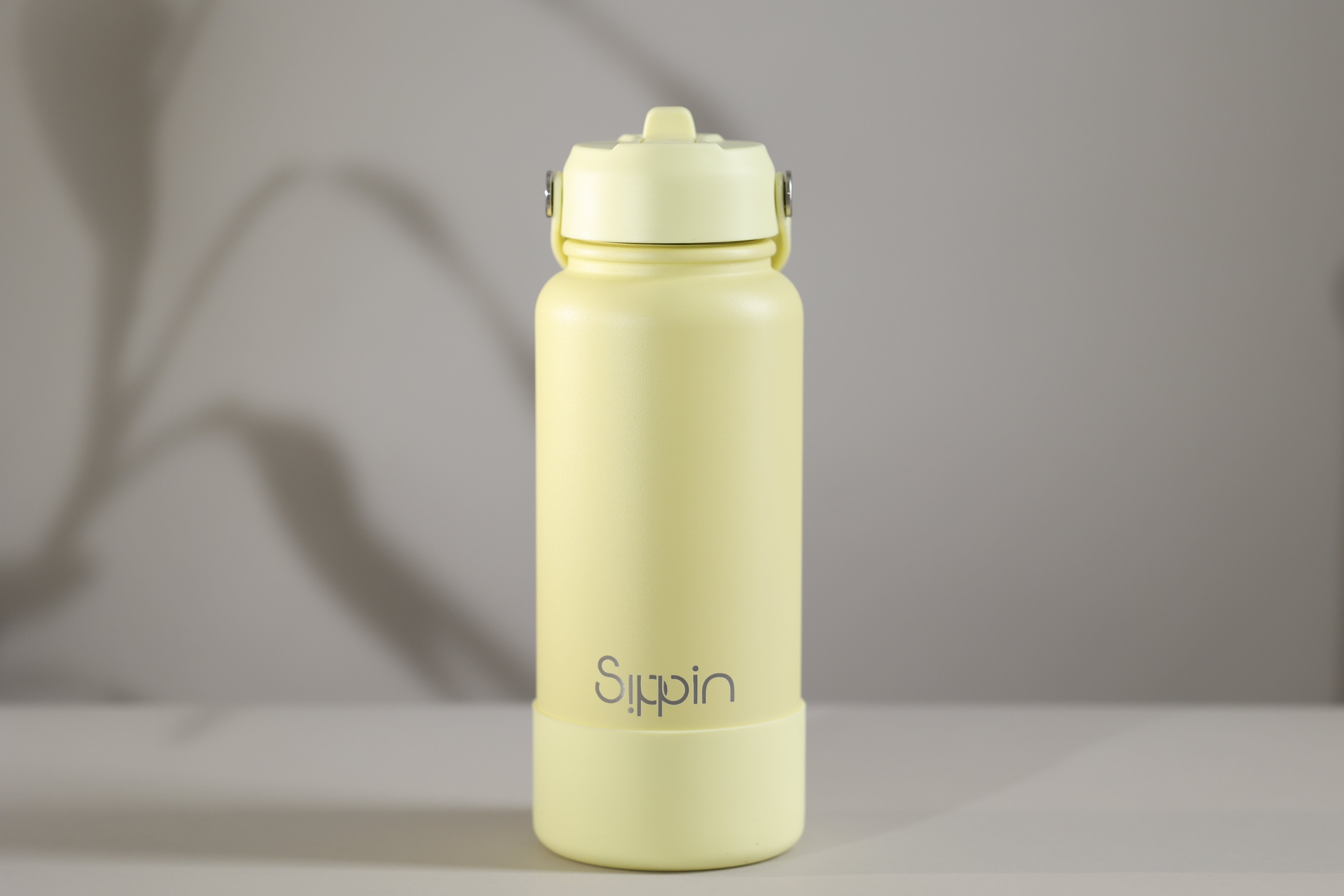 Sipping leakproof bottle’s